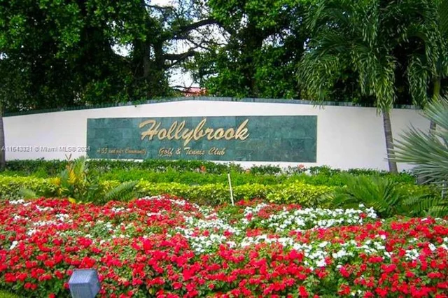 9523 S Hollybrook Lake Dr 104