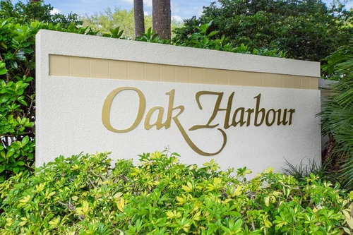 528 Oak Harbour Drive 528