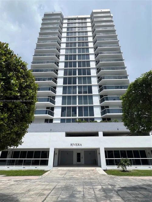 2401 Collins Ave 1504