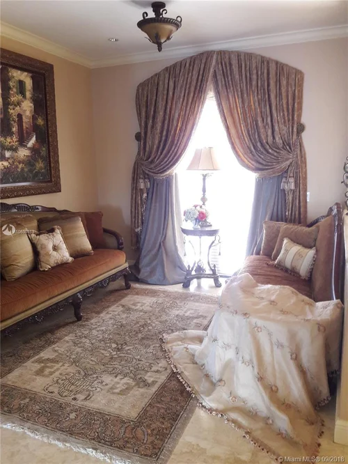 15920 NW 83rd Pl, Miami Lakes FL 33016