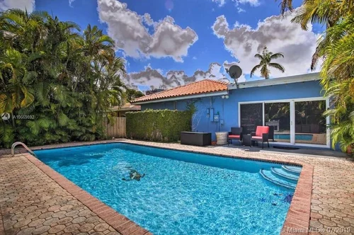 617 Palmetto Dr, Miami Springs FL 33166