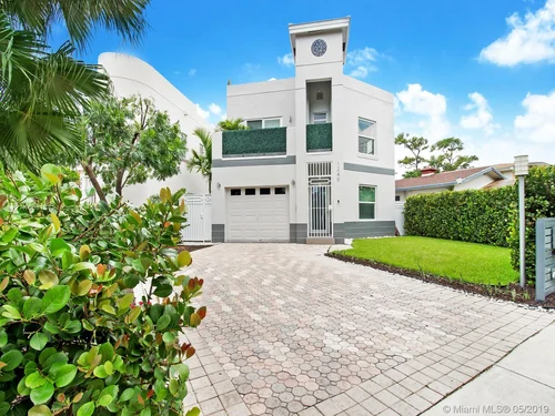 1240 SW 30th Ave, Miami FL 33135