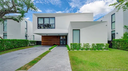 8650 Arboretum Ln, Miami FL 33138
