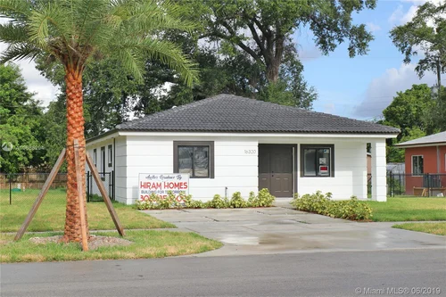 16320 NW 40th Ct, Miami Gardens FL 33054