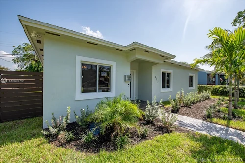 911 NE 155th St, North Miami Beach FL 33162