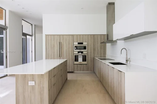 230 W MCINTYRE ST, Key Biscayne FL 33149