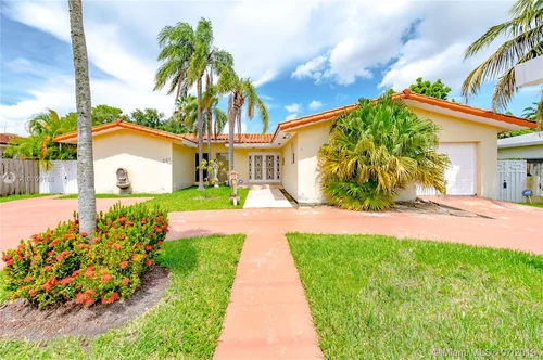 331 East Dr, Miami Springs FL 33166