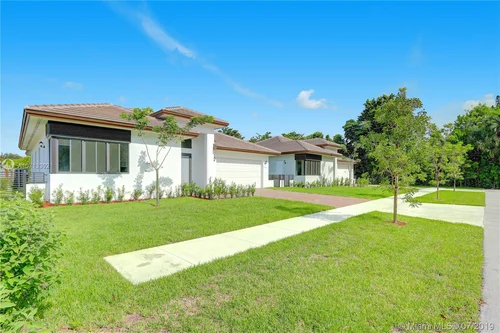 1550 SW 89 Ct, Miami FL 33174