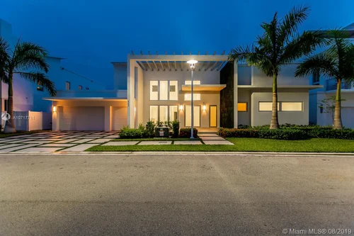 8253 NW 33rd Ter, Doral FL 33122