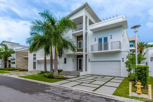 3450 NW 84th Ct, Doral FL 33122