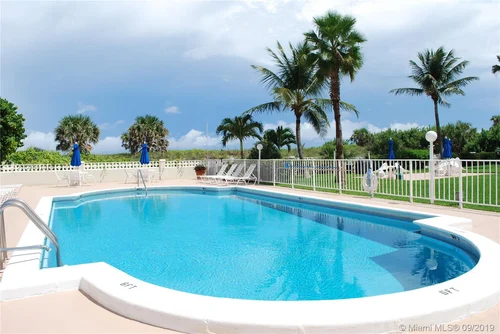 125 Ocean Ave # 207, Palm Beach Shores FL 33404