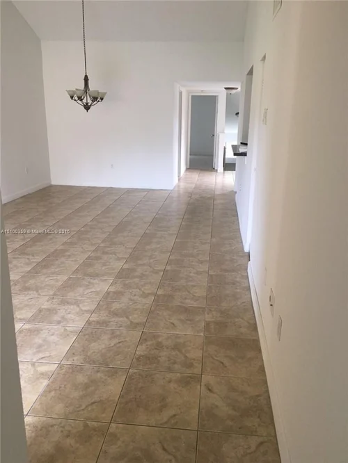 4641 NW 97 PL # 4641, Doral FL 33178