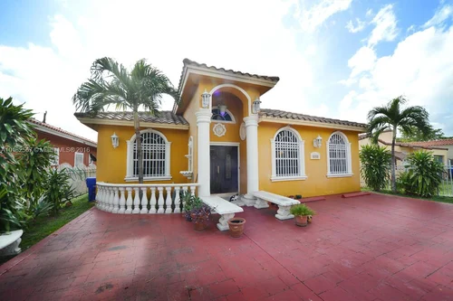 2260 SW 4th St, Miami FL 33135