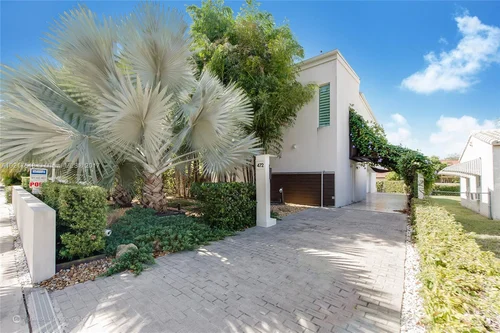 472 Minola Dr, Miami Springs FL 33166
