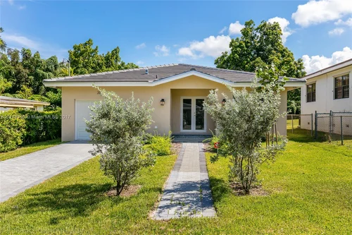 284 NE 116th St, Miami FL 33161