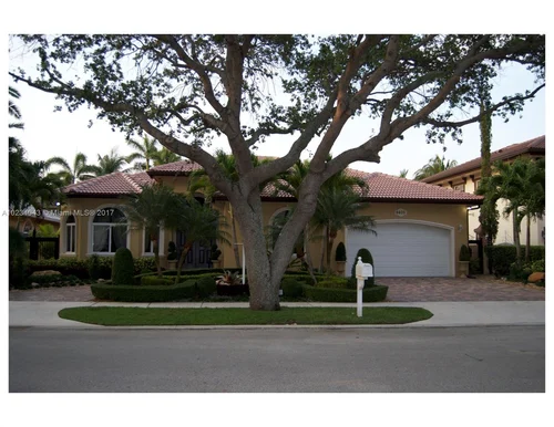 8605 NW 168th Ter, Miami Lakes FL 33016