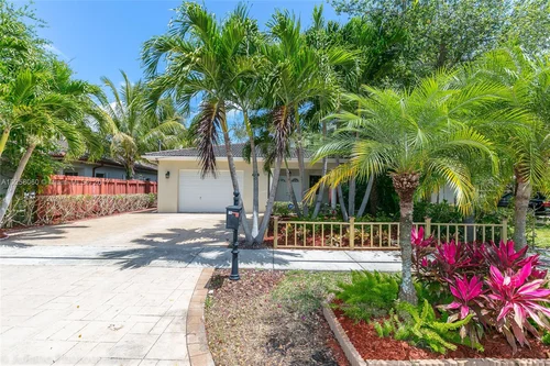11843 W Biscayne Canal Rd, Miami FL 33161