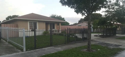 4410 NW 203rd Ter, Miami Gardens FL 33055
