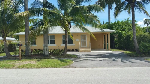 1208 NE 144th St, Miami FL 33161