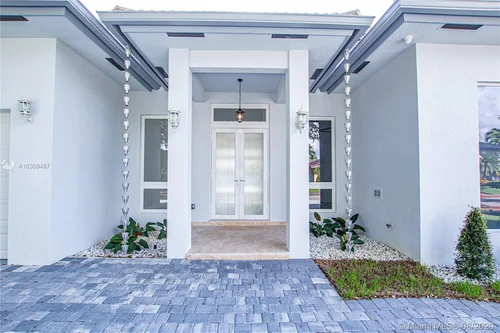 16907 NW 83rd Pl, Miami Lakes FL 33016