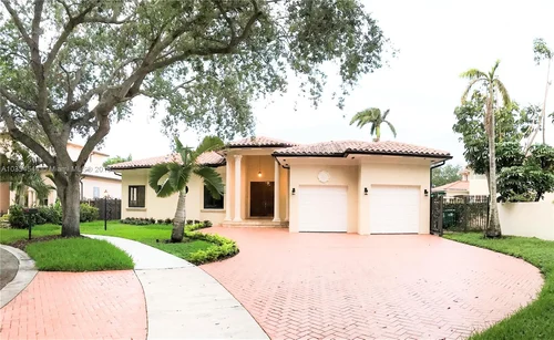 7901 NW 168th Ter, Miami Lakes FL 33016