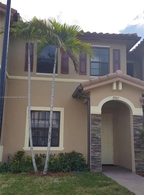 8905 W 35th way, Hialeah Gardens FL 33018
