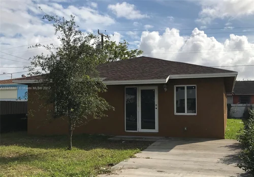 1720 NW 44th St, Miami FL 33142