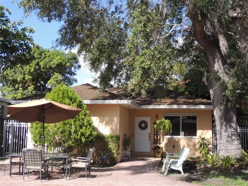 2975 SW 7th St, Miami FL 33135