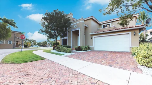 700 NW 127th Ct, Miami FL 33182