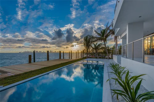 1620 S Treasure Dr, North Bay Village FL 33141