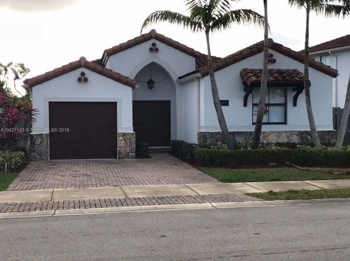 917 NW 104th Ave, Miami FL 33172