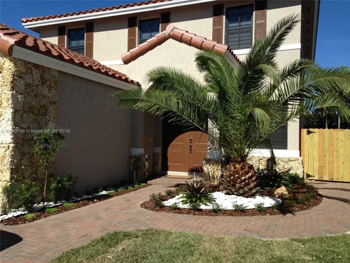 9787 NW 10th Ter, Miami FL 33172