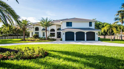 7325 SW 152 St, Palmetto Bay FL 33158