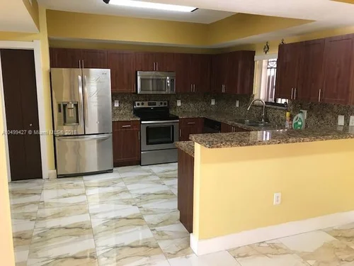 11115 W Okeechobee Rd # 170, Hialeah Gardens FL 33018