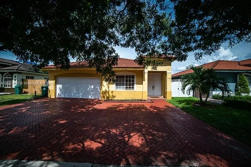 19960 NW 78th Path, Hialeah FL 33015