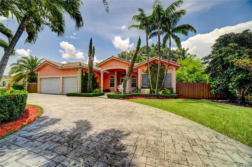 5850 SW 16th St, Miami FL 33155