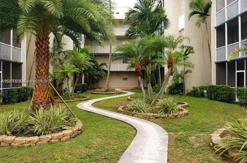 21121 SW 85 Ave # 312, Miami FL 33189