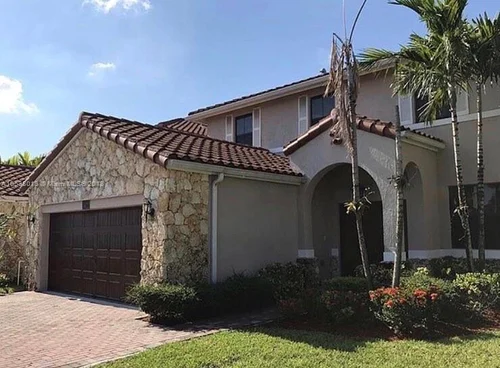 9822 NW 9th St, Miami FL 33172