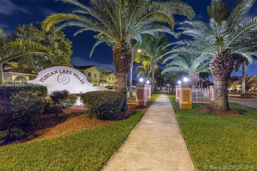 17926 NW 74th Ct, Hialeah FL 33015