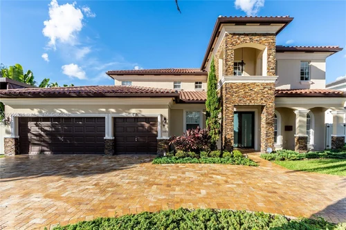 1105 Bluebird Ave, Miami Springs FL 33166