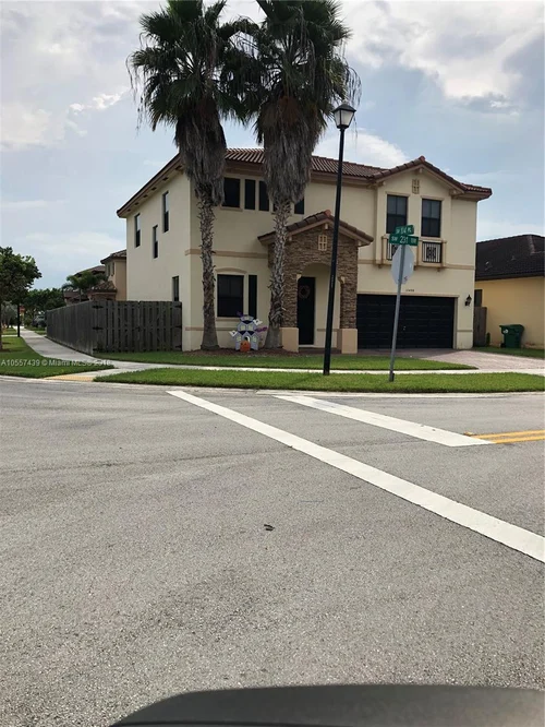 10488 SW 231st Ter, Miami FL 33190