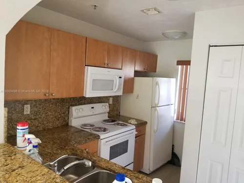 7985 NW 8th St # 101A, Miami FL 33126