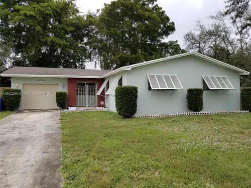 4851 SW 36th Ct, Pembroke Park FL 33023