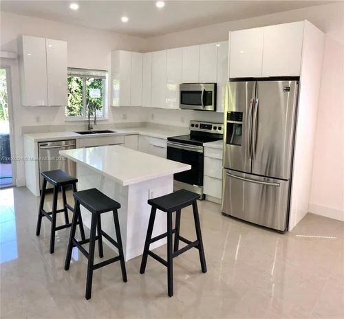 17631 NE 2nd Ct, North Miami Beach FL 33162
