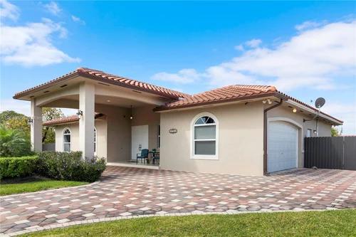 27532 SW 162nd Ct, Homestead FL 33031