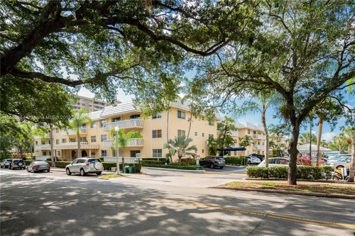 100 Edgewater Dr # 302, Coral Gables FL 33133