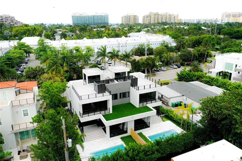 304 Fernwood Rd, Key Biscayne FL 33149