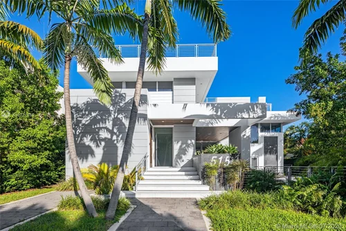 515 Harbor Dr, Key Biscayne FL 33149