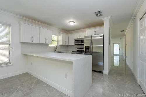 1065 NE 132nd St, North Miami FL 33161