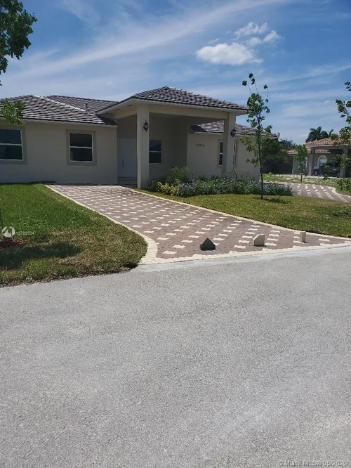 27504 SW 162nd Pl, Homestead FL 33031